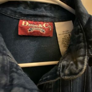 DENIM LONG SLEEVE BUTTON DOWN